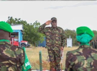 Kenya Army Chief Visits Troops in Somalia
