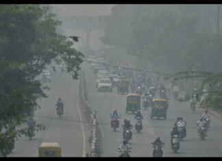 Hundreds of Flights Cancelled Amid Thick Smog in India